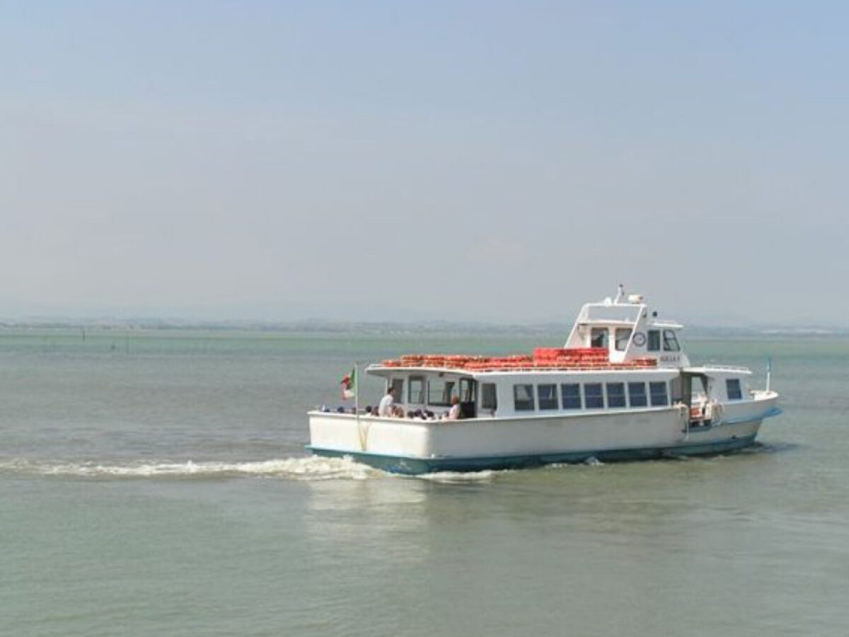 Traghetti per le Isole del Trasimeno - Case Vacanza Trasimeno